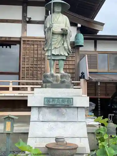 東漸寺の像