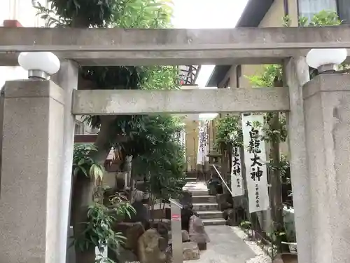 大池白龍大神の鳥居