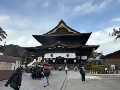 善光寺の{uncategorized: "未分類", other: "その他", undefined: "問題あり", building: "その他建物", grave: "お墓", sacred_gate: "鳥居", guardian: "狛犬", statue: "像", buddha: "仏像", history: "歴史", nature: "自然", garden: "庭園", animal: "動物", pagoda: "塔", temizu: "手水舎", mountain_gate: "山門・神門", sanctuary: "本殿・本堂", subordinate: "末社・摂社", art: "芸術", scenery: "景色", jizo: "地蔵", ema: "絵馬", goshuin: "御朱印", omikuji: "おみくじ", items: "授与品その他", amulet: "お守り", goshuincho: "御朱印帳", eats: "食事", festival: "お祭り", votive_dance: "神楽", shichigosan: "七五三参", wedding: "結婚式", experience: "体験その他", initially: "初詣", around: "周辺", anti_infection: "感染症対策"}