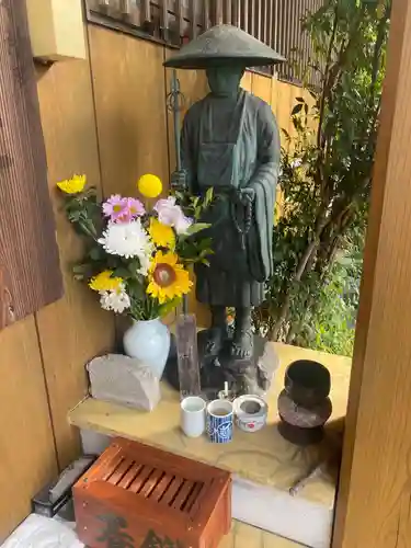 八媛山観音院の像