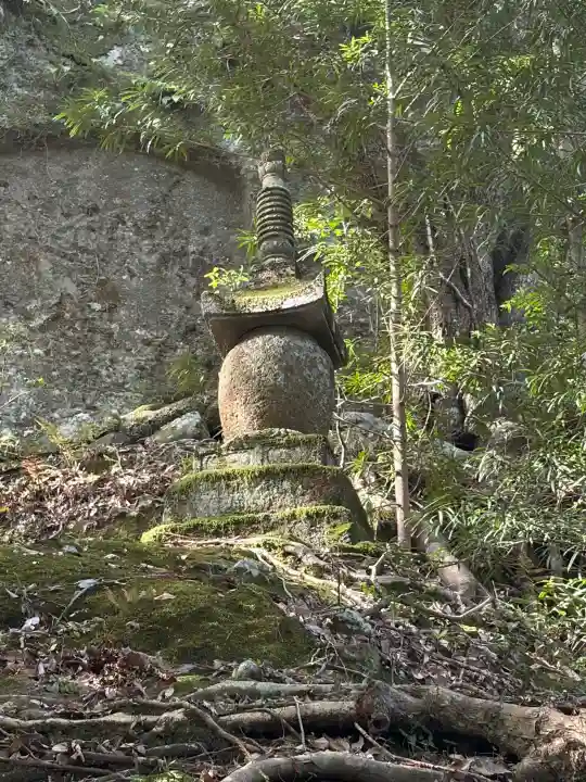 両子寺の{uncategorized: "未分類", other: "その他", undefined: "問題あり", building: "その他建物", grave: "お墓", sacred_gate: "鳥居", guardian: "狛犬", statue: "像", buddha: "仏像", history: "歴史", nature: "自然", garden: "庭園", animal: "動物", pagoda: "塔", temizu: "手水舎", mountain_gate: "山門・神門", sanctuary: "本殿・本堂", subordinate: "末社・摂社", art: "芸術", scenery: "景色", jizo: "地蔵", ema: "絵馬", goshuin: "御朱印", omikuji: "おみくじ", items: "授与品その他", amulet: "お守り", goshuincho: "御朱印帳", eats: "食事", festival: "お祭り", votive_dance: "神楽", shichigosan: "七五三参", wedding: "結婚式", experience: "体験その他", initially: "初詣", around: "周辺", anti_infection: "感染症対策"}