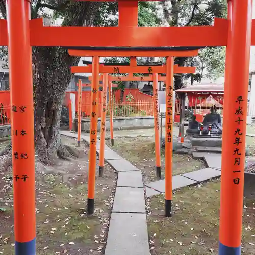 三囲神社の鳥居