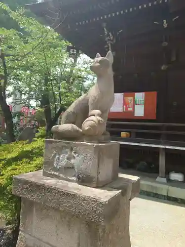 半田稲荷神社の狛犬