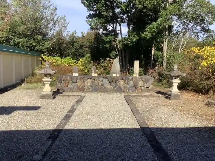 神明神社(出川)の末社・摂社