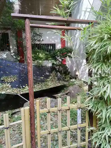 雪ケ谷八幡神社の庭園