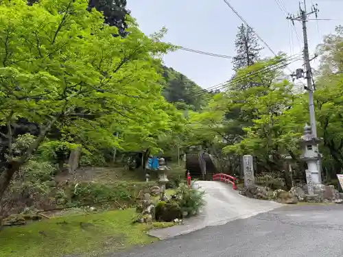 瑠璃寺の{uncategorized: "未分類", other: "その他", undefined: "問題あり", building: "その他建物", grave: "お墓", sacred_gate: "鳥居", guardian: "狛犬", statue: "像", buddha: "仏像", history: "歴史", nature: "自然", garden: "庭園", animal: "動物", pagoda: "塔", temizu: "手水舎", mountain_gate: "山門・神門", sanctuary: "本殿・本堂", subordinate: "末社・摂社", art: "芸術", scenery: "景色", jizo: "地蔵", ema: "絵馬", goshuin: "御朱印", omikuji: "おみくじ", items: "授与品その他", amulet: "お守り", goshuincho: "御朱印帳", eats: "食事", festival: "お祭り", votive_dance: "神楽", shichigosan: "七五三参", wedding: "結婚式", experience: "体験その他", initially: "初詣", around: "周辺", anti_infection: "感染症対策"}