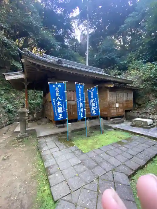 鎮國寺の本殿