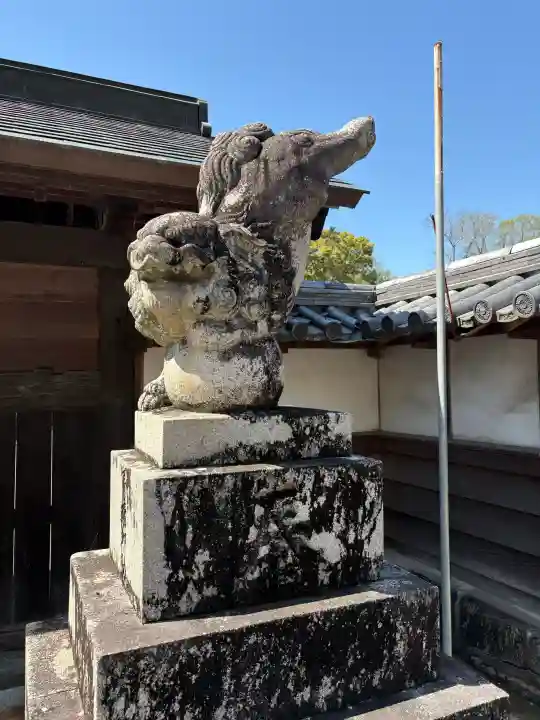 素盞嗚神社の{uncategorized: "未分類", other: "その他", undefined: "問題あり", building: "その他建物", grave: "お墓", sacred_gate: "鳥居", guardian: "狛犬", statue: "像", buddha: "仏像", history: "歴史", nature: "自然", garden: "庭園", animal: "動物", pagoda: "塔", temizu: "手水舎", mountain_gate: "山門・神門", sanctuary: "本殿・本堂", subordinate: "末社・摂社", art: "芸術", scenery: "景色", jizo: "地蔵", ema: "絵馬", goshuin: "御朱印", omikuji: "おみくじ", items: "授与品その他", amulet: "お守り", goshuincho: "御朱印帳", eats: "食事", festival: "お祭り", votive_dance: "神楽", shichigosan: "七五三参", wedding: "結婚式", experience: "体験その他", initially: "初詣", around: "周辺", anti_infection: "感染症対策"}