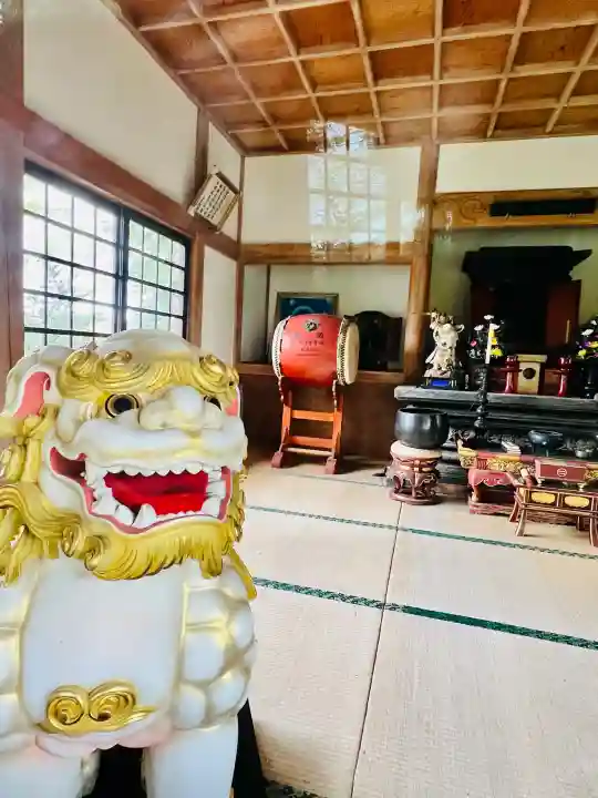 弘願寺の{uncategorized: "未分類", other: "その他", undefined: "問題あり", building: "その他建物", grave: "お墓", sacred_gate: "鳥居", guardian: "狛犬", statue: "像", buddha: "仏像", history: "歴史", nature: "自然", garden: "庭園", animal: "動物", pagoda: "塔", temizu: "手水舎", mountain_gate: "山門・神門", sanctuary: "本殿・本堂", subordinate: "末社・摂社", art: "芸術", scenery: "景色", jizo: "地蔵", ema: "絵馬", goshuin: "御朱印", omikuji: "おみくじ", items: "授与品その他", amulet: "お守り", goshuincho: "御朱印帳", eats: "食事", festival: "お祭り", votive_dance: "神楽", shichigosan: "七五三参", wedding: "結婚式", experience: "体験その他", initially: "初詣", around: "周辺", anti_infection: "感染症対策"}