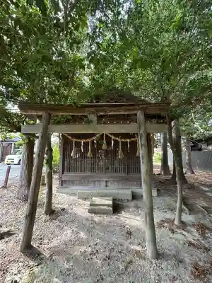 氷室五社神社の{uncategorized: "未分類", other: "その他", undefined: "問題あり", building: "その他建物", grave: "お墓", sacred_gate: "鳥居", guardian: "狛犬", statue: "像", buddha: "仏像", history: "歴史", nature: "自然", garden: "庭園", animal: "動物", pagoda: "塔", temizu: "手水舎", mountain_gate: "山門・神門", sanctuary: "本殿・本堂", subordinate: "末社・摂社", art: "芸術", scenery: "景色", jizo: "地蔵", ema: "絵馬", goshuin: "御朱印", omikuji: "おみくじ", items: "授与品その他", amulet: "お守り", goshuincho: "御朱印帳", eats: "食事", festival: "お祭り", votive_dance: "神楽", shichigosan: "七五三参", wedding: "結婚式", experience: "体験その他", initially: "初詣", around: "周辺", anti_infection: "感染症対策"}
