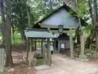 葛城山神社の{uncategorized: "未分類", other: "その他", undefined: "問題あり", building: "その他建物", grave: "お墓", sacred_gate: "鳥居", guardian: "狛犬", statue: "像", buddha: "仏像", history: "歴史", nature: "自然", garden: "庭園", animal: "動物", pagoda: "塔", temizu: "手水舎", mountain_gate: "山門・神門", sanctuary: "本殿・本堂", subordinate: "末社・摂社", art: "芸術", scenery: "景色", jizo: "地蔵", ema: "絵馬", goshuin: "御朱印", omikuji: "おみくじ", items: "授与品その他", amulet: "お守り", goshuincho: "御朱印帳", eats: "食事", festival: "お祭り", votive_dance: "神楽", shichigosan: "七五三参", wedding: "結婚式", experience: "体験その他", initially: "初詣", around: "周辺", anti_infection: "感染症対策"}