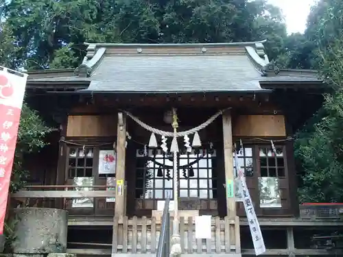 磐裂根裂神社の本殿