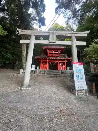 毘沙門堂の鳥居