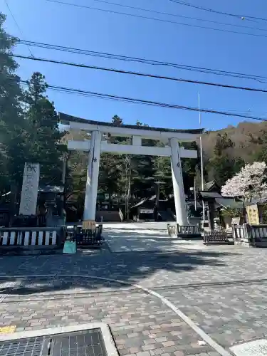 諏訪大社の{uncategorized: "未分類", other: "その他", undefined: "問題あり", building: "その他建物", grave: "お墓", sacred_gate: "鳥居", guardian: "狛犬", statue: "像", buddha: "仏像", history: "歴史", nature: "自然", garden: "庭園", animal: "動物", pagoda: "塔", temizu: "手水舎", mountain_gate: "山門・神門", sanctuary: "本殿・本堂", subordinate: "末社・摂社", art: "芸術", scenery: "景色", jizo: "地蔵", ema: "絵馬", goshuin: "御朱印", omikuji: "おみくじ", items: "授与品その他", amulet: "お守り", goshuincho: "御朱印帳", eats: "食事", festival: "お祭り", votive_dance: "神楽", shichigosan: "七五三参", wedding: "結婚式", experience: "体験その他", initially: "初詣", around: "周辺", anti_infection: "感染症対策"}