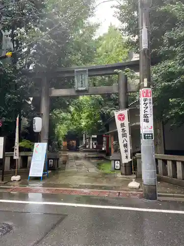銀杏岡八幡神社の鳥居