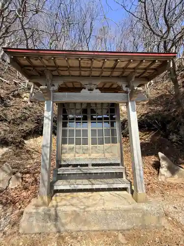 小谷石大明神の{uncategorized: "未分類", other: "その他", undefined: "問題あり", building: "その他建物", grave: "お墓", sacred_gate: "鳥居", guardian: "狛犬", statue: "像", buddha: "仏像", history: "歴史", nature: "自然", garden: "庭園", animal: "動物", pagoda: "塔", temizu: "手水舎", mountain_gate: "山門・神門", sanctuary: "本殿・本堂", subordinate: "末社・摂社", art: "芸術", scenery: "景色", jizo: "地蔵", ema: "絵馬", goshuin: "御朱印", omikuji: "おみくじ", items: "授与品その他", amulet: "お守り", goshuincho: "御朱印帳", eats: "食事", festival: "お祭り", votive_dance: "神楽", shichigosan: "七五三参", wedding: "結婚式", experience: "体験その他", initially: "初詣", around: "周辺", anti_infection: "感染症対策"}