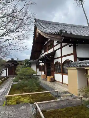興臨院の{uncategorized: "未分類", other: "その他", undefined: "問題あり", building: "その他建物", grave: "お墓", sacred_gate: "鳥居", guardian: "狛犬", statue: "像", buddha: "仏像", history: "歴史", nature: "自然", garden: "庭園", animal: "動物", pagoda: "塔", temizu: "手水舎", mountain_gate: "山門・神門", sanctuary: "本殿・本堂", subordinate: "末社・摂社", art: "芸術", scenery: "景色", jizo: "地蔵", ema: "絵馬", goshuin: "御朱印", omikuji: "おみくじ", items: "授与品その他", amulet: "お守り", goshuincho: "御朱印帳", eats: "食事", festival: "お祭り", votive_dance: "神楽", shichigosan: "七五三参", wedding: "結婚式", experience: "体験その他", initially: "初詣", around: "周辺", anti_infection: "感染症対策"}