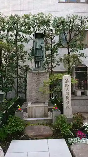 薬研堀不動院(川崎大師東京別院)の像