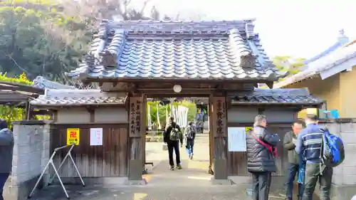 宝乗院の山門