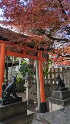 満足稲荷神社の鳥居