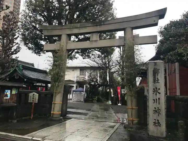 麻布氷川神社の鳥居