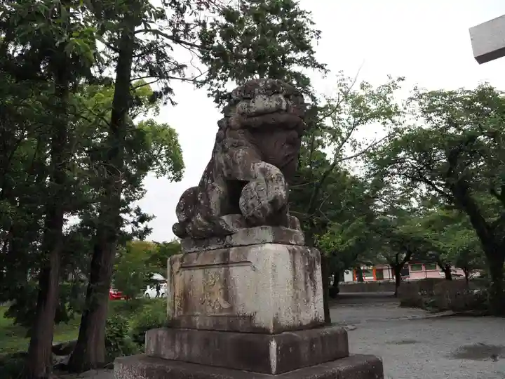 富士山本宮浅間大社の狛犬