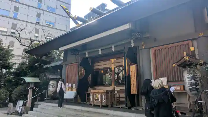 芝大神宮の{uncategorized: "未分類", other: "その他", undefined: "問題あり", building: "その他建物", grave: "お墓", sacred_gate: "鳥居", guardian: "狛犬", statue: "像", buddha: "仏像", history: "歴史", nature: "自然", garden: "庭園", animal: "動物", pagoda: "塔", temizu: "手水舎", mountain_gate: "山門・神門", sanctuary: "本殿・本堂", subordinate: "末社・摂社", art: "芸術", scenery: "景色", jizo: "地蔵", ema: "絵馬", goshuin: "御朱印", omikuji: "おみくじ", items: "授与品その他", amulet: "お守り", goshuincho: "御朱印帳", eats: "食事", festival: "お祭り", votive_dance: "神楽", shichigosan: "七五三参", wedding: "結婚式", experience: "体験その他", initially: "初詣", around: "周辺", anti_infection: "感染症対策"}