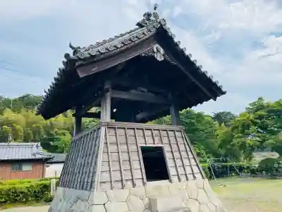 光安寺の{uncategorized: "未分類", other: "その他", undefined: "問題あり", building: "その他建物", grave: "お墓", sacred_gate: "鳥居", guardian: "狛犬", statue: "像", buddha: "仏像", history: "歴史", nature: "自然", garden: "庭園", animal: "動物", pagoda: "塔", temizu: "手水舎", mountain_gate: "山門・神門", sanctuary: "本殿・本堂", subordinate: "末社・摂社", art: "芸術", scenery: "景色", jizo: "地蔵", ema: "絵馬", goshuin: "御朱印", omikuji: "おみくじ", items: "授与品その他", amulet: "お守り", goshuincho: "御朱印帳", eats: "食事", festival: "お祭り", votive_dance: "神楽", shichigosan: "七五三参", wedding: "結婚式", experience: "体験その他", initially: "初詣", around: "周辺", anti_infection: "感染症対策"}