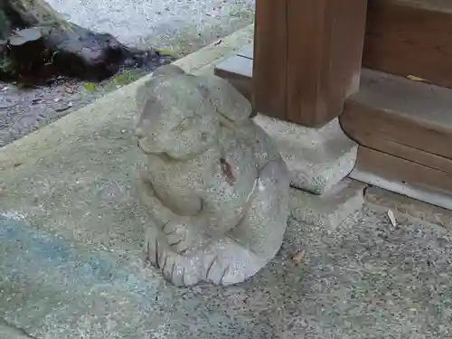 岡崎神社の狛犬