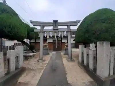 小松神社の{uncategorized: "未分類", other: "その他", undefined: "問題あり", building: "その他建物", grave: "お墓", sacred_gate: "鳥居", guardian: "狛犬", statue: "像", buddha: "仏像", history: "歴史", nature: "自然", garden: "庭園", animal: "動物", pagoda: "塔", temizu: "手水舎", mountain_gate: "山門・神門", sanctuary: "本殿・本堂", subordinate: "末社・摂社", art: "芸術", scenery: "景色", jizo: "地蔵", ema: "絵馬", goshuin: "御朱印", omikuji: "おみくじ", items: "授与品その他", amulet: "お守り", goshuincho: "御朱印帳", eats: "食事", festival: "お祭り", votive_dance: "神楽", shichigosan: "七五三参", wedding: "結婚式", experience: "体験その他", initially: "初詣", around: "周辺", anti_infection: "感染症対策"}