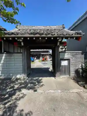 治寶山　浄泉寺の山門・神門