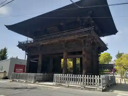 甚目寺の山門・神門