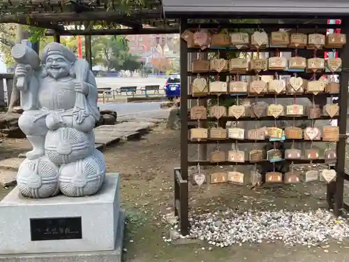 戸部杉山神社の像