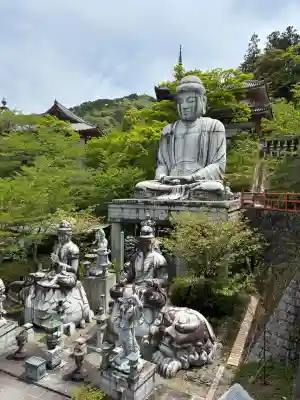 南法華寺（壷阪寺）の{uncategorized: "未分類", other: "その他", undefined: "問題あり", building: "その他建物", grave: "お墓", sacred_gate: "鳥居", guardian: "狛犬", statue: "像", buddha: "仏像", history: "歴史", nature: "自然", garden: "庭園", animal: "動物", pagoda: "塔", temizu: "手水舎", mountain_gate: "山門・神門", sanctuary: "本殿・本堂", subordinate: "末社・摂社", art: "芸術", scenery: "景色", jizo: "地蔵", ema: "絵馬", goshuin: "御朱印", omikuji: "おみくじ", items: "授与品その他", amulet: "お守り", goshuincho: "御朱印帳", eats: "食事", festival: "お祭り", votive_dance: "神楽", shichigosan: "七五三参", wedding: "結婚式", experience: "体験その他", initially: "初詣", around: "周辺", anti_infection: "感染症対策"}