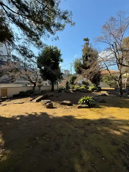 長仙寺の{uncategorized: "未分類", other: "その他", undefined: "問題あり", building: "その他建物", grave: "お墓", sacred_gate: "鳥居", guardian: "狛犬", statue: "像", buddha: "仏像", history: "歴史", nature: "自然", garden: "庭園", animal: "動物", pagoda: "塔", temizu: "手水舎", mountain_gate: "山門・神門", sanctuary: "本殿・本堂", subordinate: "末社・摂社", art: "芸術", scenery: "景色", jizo: "地蔵", ema: "絵馬", goshuin: "御朱印", omikuji: "おみくじ", items: "授与品その他", amulet: "お守り", goshuincho: "御朱印帳", eats: "食事", festival: "お祭り", votive_dance: "神楽", shichigosan: "七五三参", wedding: "結婚式", experience: "体験その他", initially: "初詣", around: "周辺", anti_infection: "感染症対策"}
