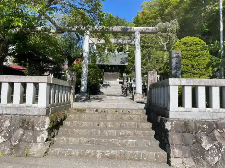 須走護國神社の{uncategorized: "未分類", other: "その他", undefined: "問題あり", building: "その他建物", grave: "お墓", sacred_gate: "鳥居", guardian: "狛犬", statue: "像", buddha: "仏像", history: "歴史", nature: "自然", garden: "庭園", animal: "動物", pagoda: "塔", temizu: "手水舎", mountain_gate: "山門・神門", sanctuary: "本殿・本堂", subordinate: "末社・摂社", art: "芸術", scenery: "景色", jizo: "地蔵", ema: "絵馬", goshuin: "御朱印", omikuji: "おみくじ", items: "授与品その他", amulet: "お守り", goshuincho: "御朱印帳", eats: "食事", festival: "お祭り", votive_dance: "神楽", shichigosan: "七五三参", wedding: "結婚式", experience: "体験その他", initially: "初詣", around: "周辺", anti_infection: "感染症対策"}
