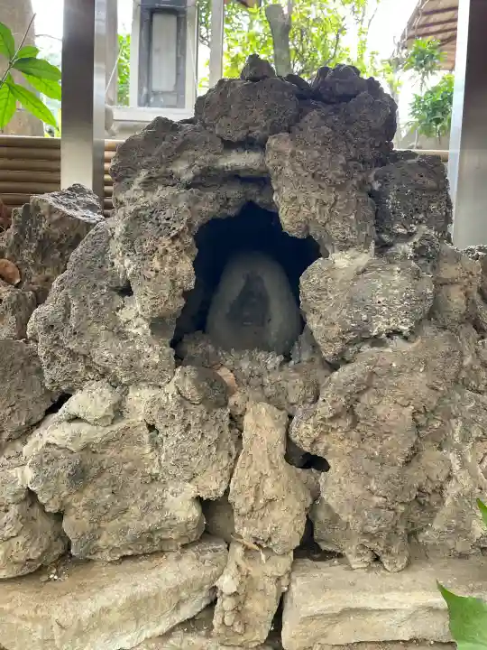 厳浄院の{uncategorized: "未分類", other: "その他", undefined: "問題あり", building: "その他建物", grave: "お墓", sacred_gate: "鳥居", guardian: "狛犬", statue: "像", buddha: "仏像", history: "歴史", nature: "自然", garden: "庭園", animal: "動物", pagoda: "塔", temizu: "手水舎", mountain_gate: "山門・神門", sanctuary: "本殿・本堂", subordinate: "末社・摂社", art: "芸術", scenery: "景色", jizo: "地蔵", ema: "絵馬", goshuin: "御朱印", omikuji: "おみくじ", items: "授与品その他", amulet: "お守り", goshuincho: "御朱印帳", eats: "食事", festival: "お祭り", votive_dance: "神楽", shichigosan: "七五三参", wedding: "結婚式", experience: "体験その他", initially: "初詣", around: "周辺", anti_infection: "感染症対策"}