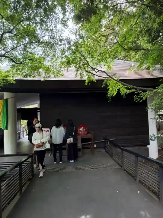 深大寺の{uncategorized: "未分類", other: "その他", undefined: "問題あり", building: "その他建物", grave: "お墓", sacred_gate: "鳥居", guardian: "狛犬", statue: "像", buddha: "仏像", history: "歴史", nature: "自然", garden: "庭園", animal: "動物", pagoda: "塔", temizu: "手水舎", mountain_gate: "山門・神門", sanctuary: "本殿・本堂", subordinate: "末社・摂社", art: "芸術", scenery: "景色", jizo: "地蔵", ema: "絵馬", goshuin: "御朱印", omikuji: "おみくじ", items: "授与品その他", amulet: "お守り", goshuincho: "御朱印帳", eats: "食事", festival: "お祭り", votive_dance: "神楽", shichigosan: "七五三参", wedding: "結婚式", experience: "体験その他", initially: "初詣", around: "周辺", anti_infection: "感染症対策"}