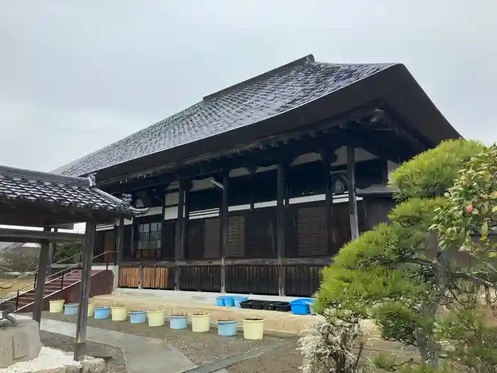 長福寺の本殿