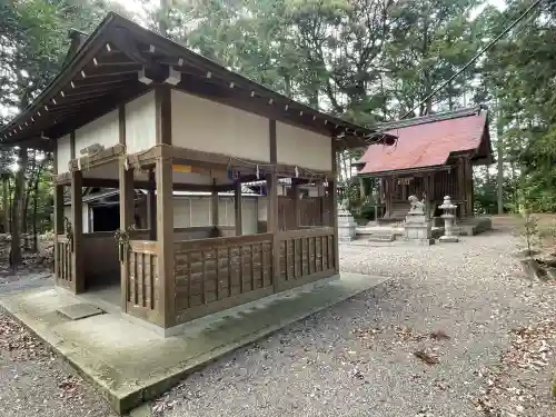 大寳神社の{uncategorized: "未分類", other: "その他", undefined: "問題あり", building: "その他建物", grave: "お墓", sacred_gate: "鳥居", guardian: "狛犬", statue: "像", buddha: "仏像", history: "歴史", nature: "自然", garden: "庭園", animal: "動物", pagoda: "塔", temizu: "手水舎", mountain_gate: "山門・神門", sanctuary: "本殿・本堂", subordinate: "末社・摂社", art: "芸術", scenery: "景色", jizo: "地蔵", ema: "絵馬", goshuin: "御朱印", omikuji: "おみくじ", items: "授与品その他", amulet: "お守り", goshuincho: "御朱印帳", eats: "食事", festival: "お祭り", votive_dance: "神楽", shichigosan: "七五三参", wedding: "結婚式", experience: "体験その他", initially: "初詣", around: "周辺", anti_infection: "感染症対策"}