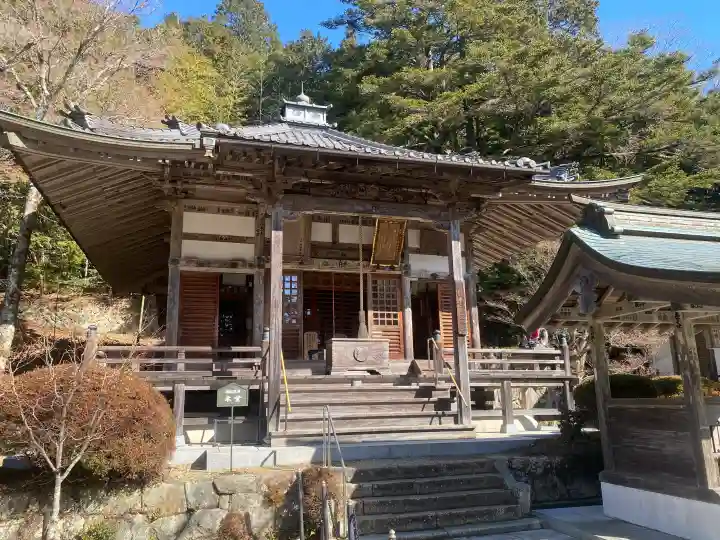 花山院菩提寺の{uncategorized: "未分類", other: "その他", undefined: "問題あり", building: "その他建物", grave: "お墓", sacred_gate: "鳥居", guardian: "狛犬", statue: "像", buddha: "仏像", history: "歴史", nature: "自然", garden: "庭園", animal: "動物", pagoda: "塔", temizu: "手水舎", mountain_gate: "山門・神門", sanctuary: "本殿・本堂", subordinate: "末社・摂社", art: "芸術", scenery: "景色", jizo: "地蔵", ema: "絵馬", goshuin: "御朱印", omikuji: "おみくじ", items: "授与品その他", amulet: "お守り", goshuincho: "御朱印帳", eats: "食事", festival: "お祭り", votive_dance: "神楽", shichigosan: "七五三参", wedding: "結婚式", experience: "体験その他", initially: "初詣", around: "周辺", anti_infection: "感染症対策"}