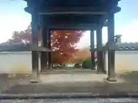 石像寺の山門・神門
