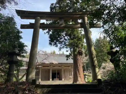 鳥海山大物忌神社吹浦口ノ宮の鳥居