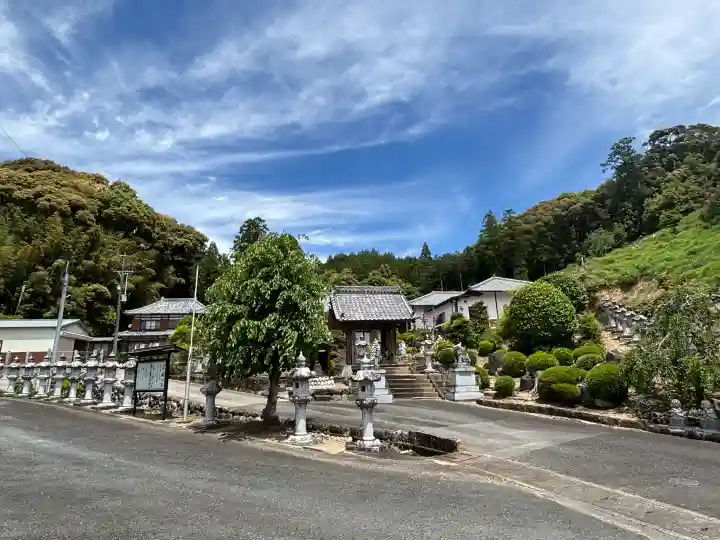龍源院の{uncategorized: "未分類", other: "その他", undefined: "問題あり", building: "その他建物", grave: "お墓", sacred_gate: "鳥居", guardian: "狛犬", statue: "像", buddha: "仏像", history: "歴史", nature: "自然", garden: "庭園", animal: "動物", pagoda: "塔", temizu: "手水舎", mountain_gate: "山門・神門", sanctuary: "本殿・本堂", subordinate: "末社・摂社", art: "芸術", scenery: "景色", jizo: "地蔵", ema: "絵馬", goshuin: "御朱印", omikuji: "おみくじ", items: "授与品その他", amulet: "お守り", goshuincho: "御朱印帳", eats: "食事", festival: "お祭り", votive_dance: "神楽", shichigosan: "七五三参", wedding: "結婚式", experience: "体験その他", initially: "初詣", around: "周辺", anti_infection: "感染症対策"}