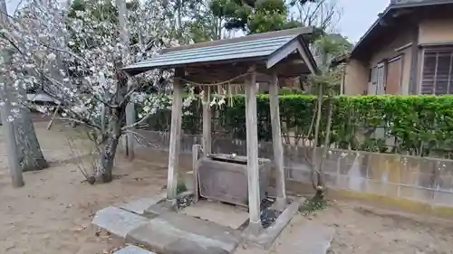 日月神社の手水舎