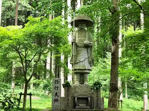 高山寺の像