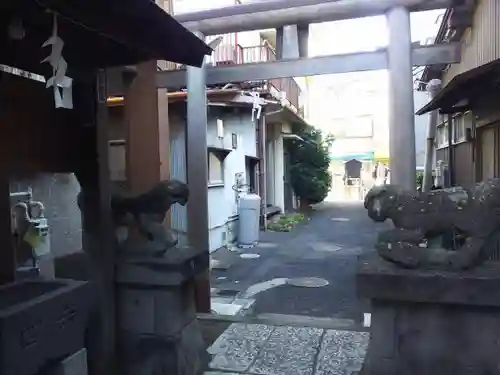 氷川神社の鳥居