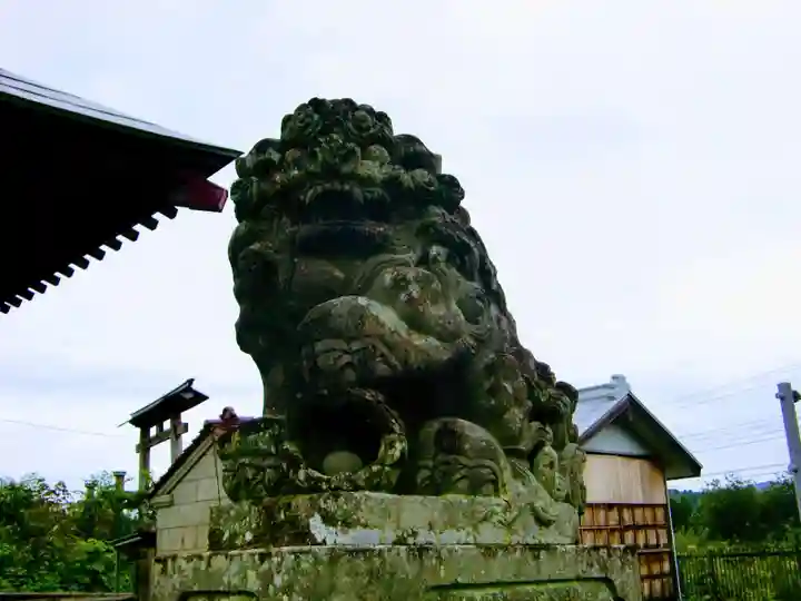 温泉神社(佐良土)の狛犬