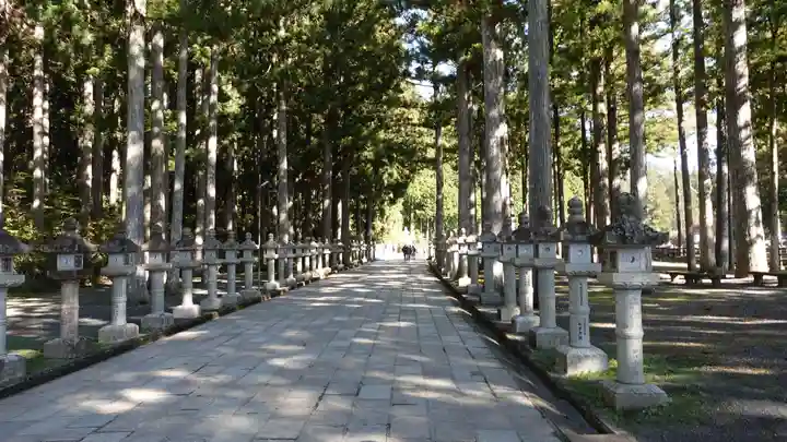 高野山金剛峯寺奥の院(和歌山県)