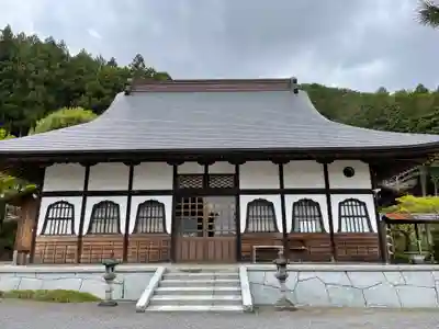 養山寺の本殿・本堂
